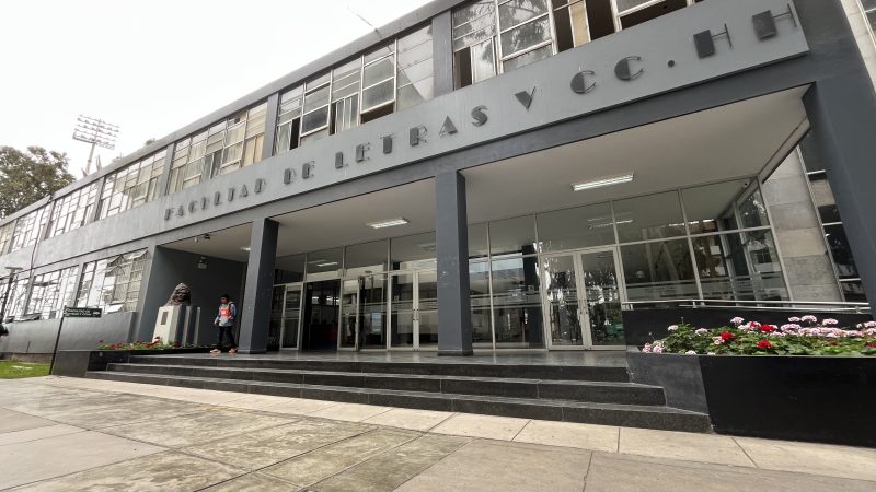 Resolución decanal 000755-2026-D-FLCH/UNMSM que aprueba las bases del Concurso para la Contratación Docente de Pregrado en la modalidad presencial, correspondiente al semestre académico 2026-I (segunda convocatoria)