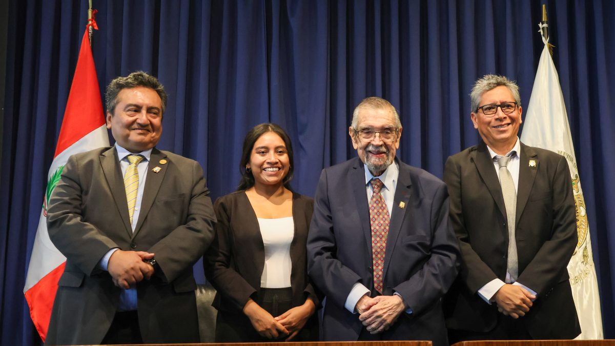 Facultad de Letras de la UNMSM rindió homenaje a Juan Gargurevich por su legado bibliográfico y aporte a la formación de comunicadores
