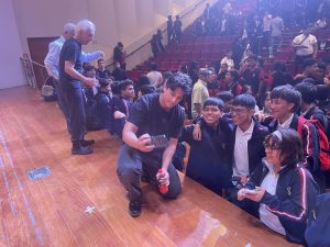 Luis Baca y Willy G con sus jóvenes fans